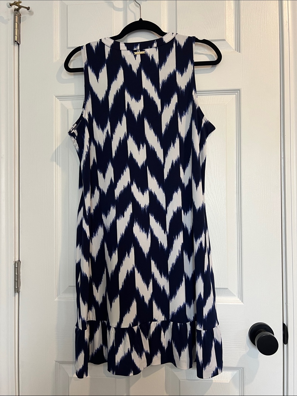 NWT Micheal Kors Sleeveless Navy and White Ikat Dress - Picture 3 of 6
